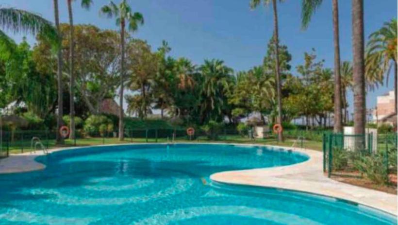 Puerto Banus Beachfront .gray D'albion . Amazing Location Appartamento